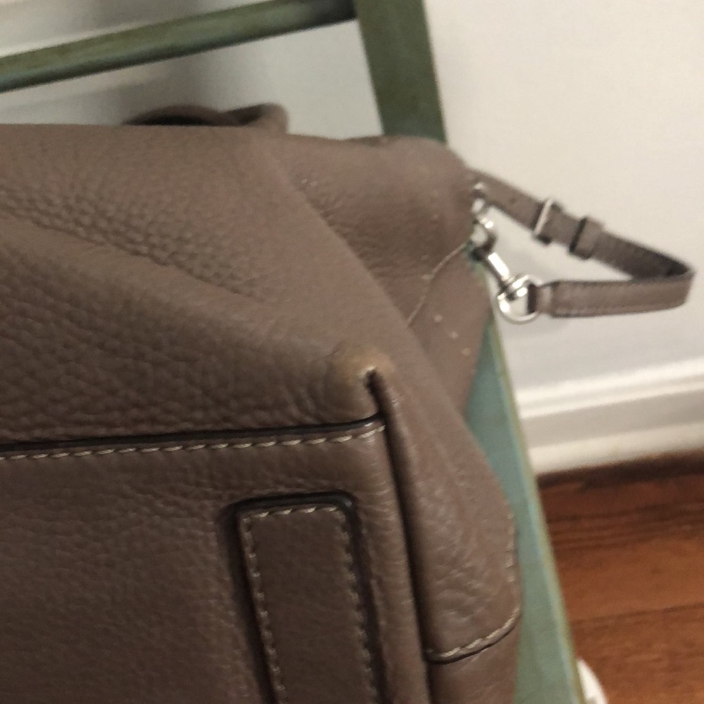 Tory Burch McGraw Purse!! Gently used! All tags and dust bag included! - Picture 11 of 15